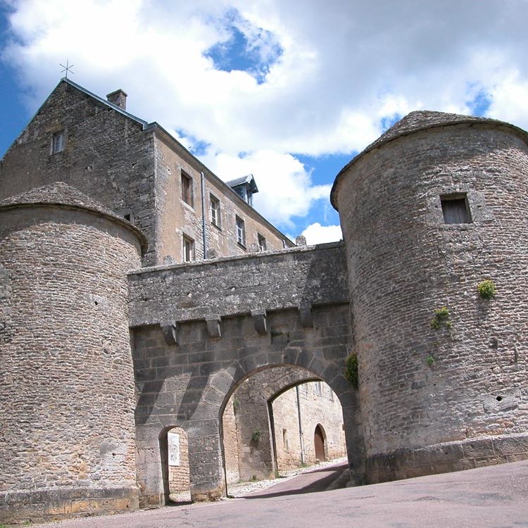 Cité médiévale en Bourgogne